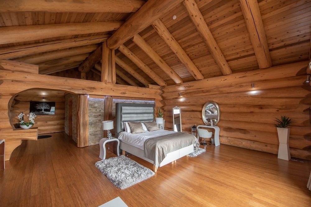 The Vu Log Cabins 1