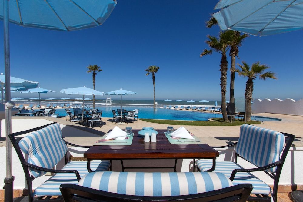 L' Amphitrite Palace Beach Resort & Spa 1