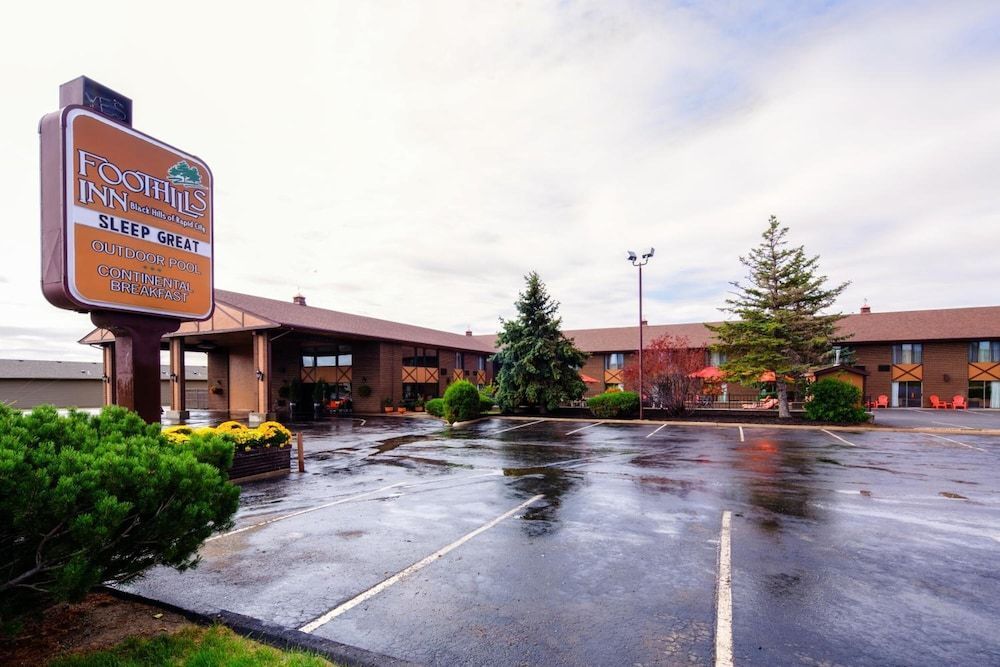 The Foothills Inn 1