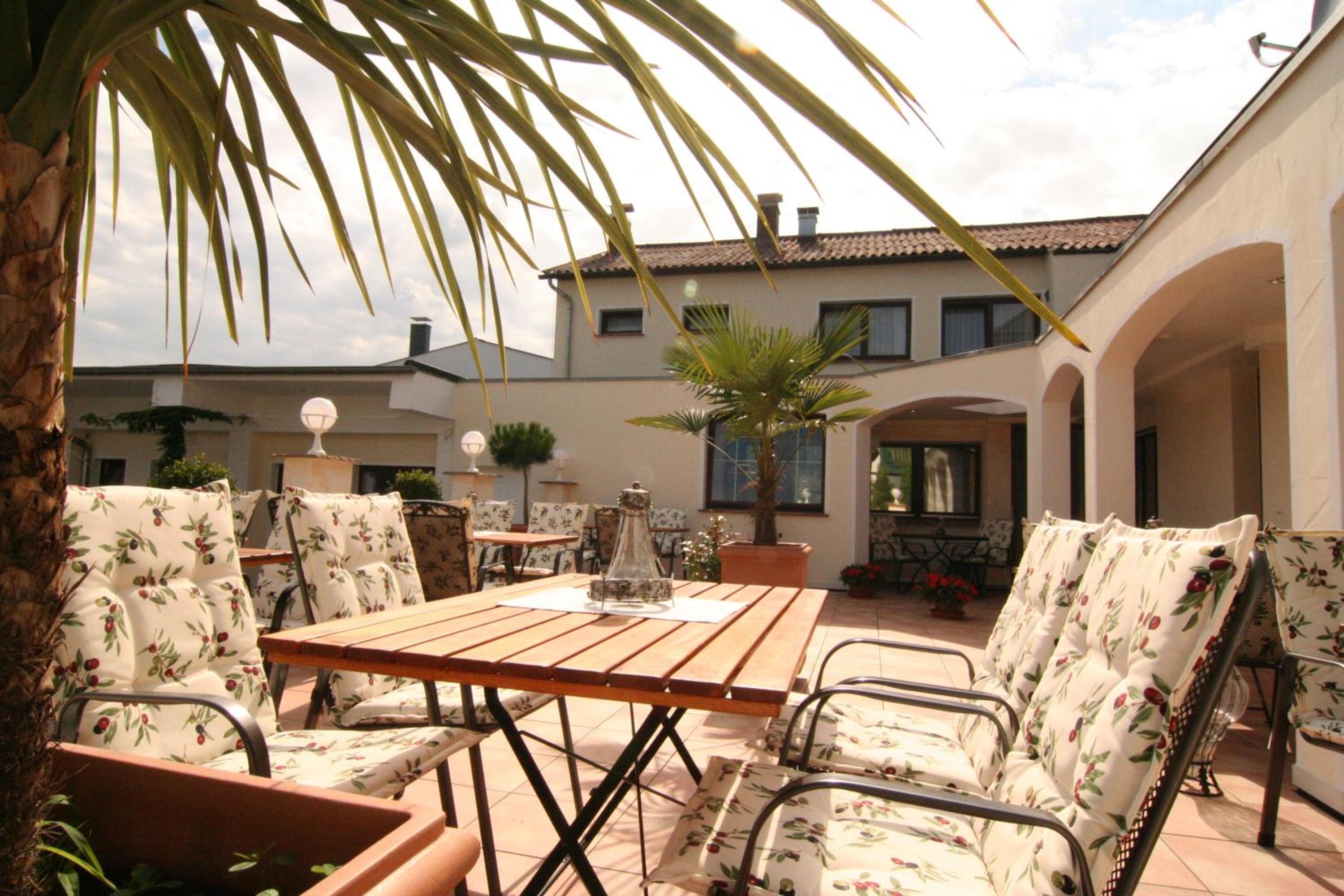 Landhotel Bergischer Hof GmbH Marialinden 1