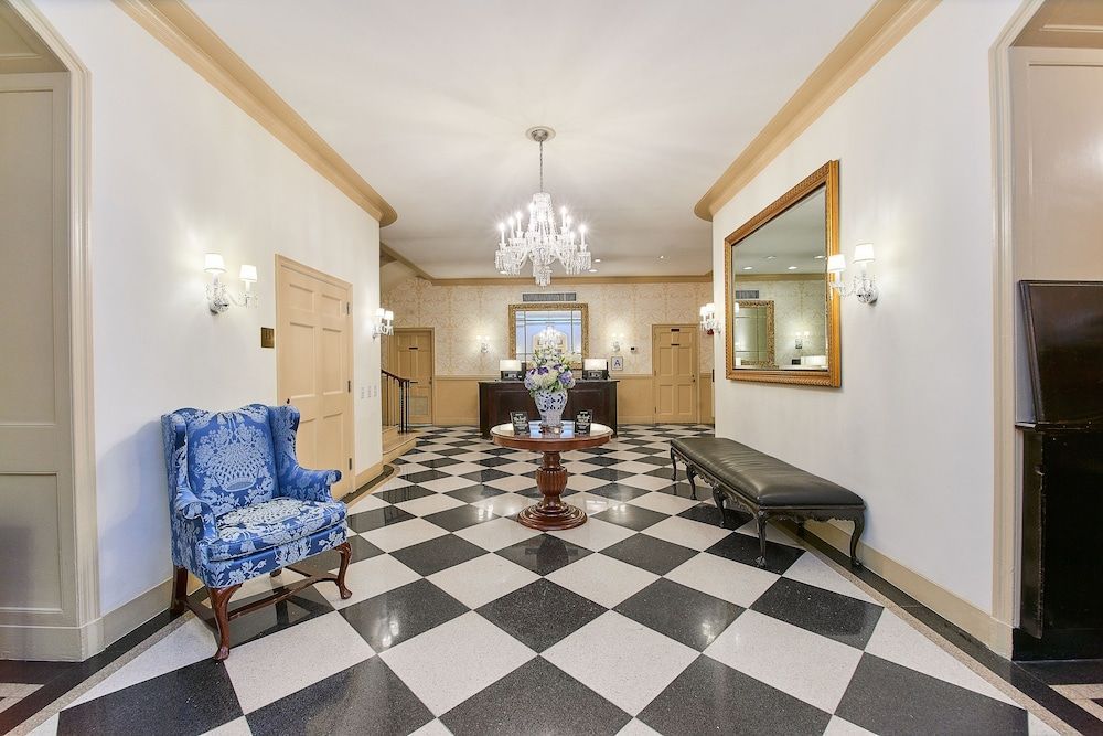 3 West Club 2