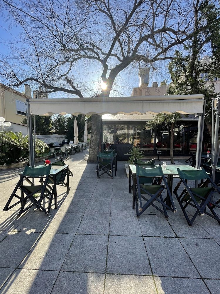Hotel Les Cigalons 1