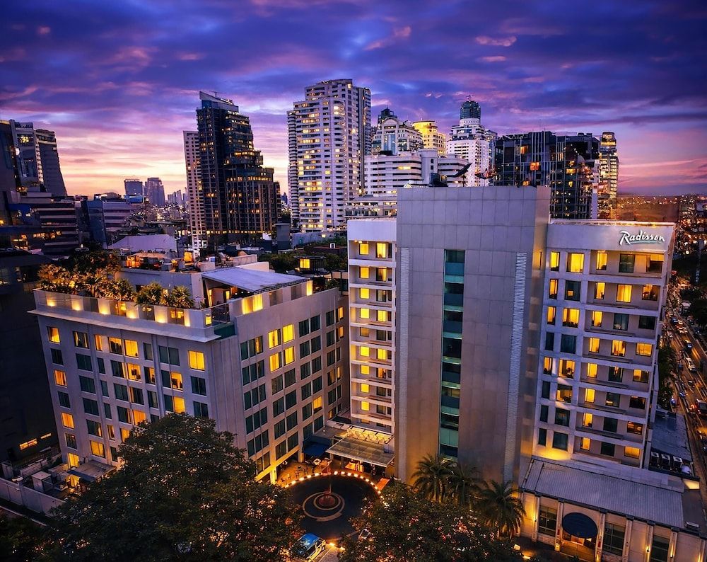 Radisson Suites Bangkok Sukhumvit 1