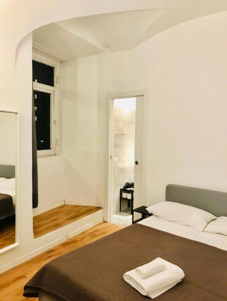 Abagnale Home Montecitorio 2