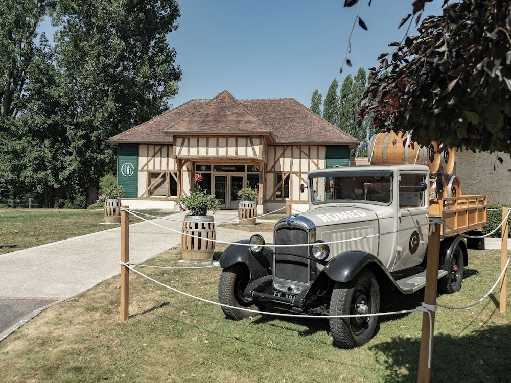 Logis Hôtel-Restaurant Domaine de Montecristo et Gîte l'Évasion Dantès 1