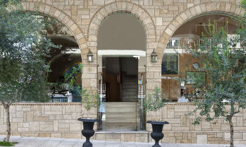 Elizabeth Hotel 1
