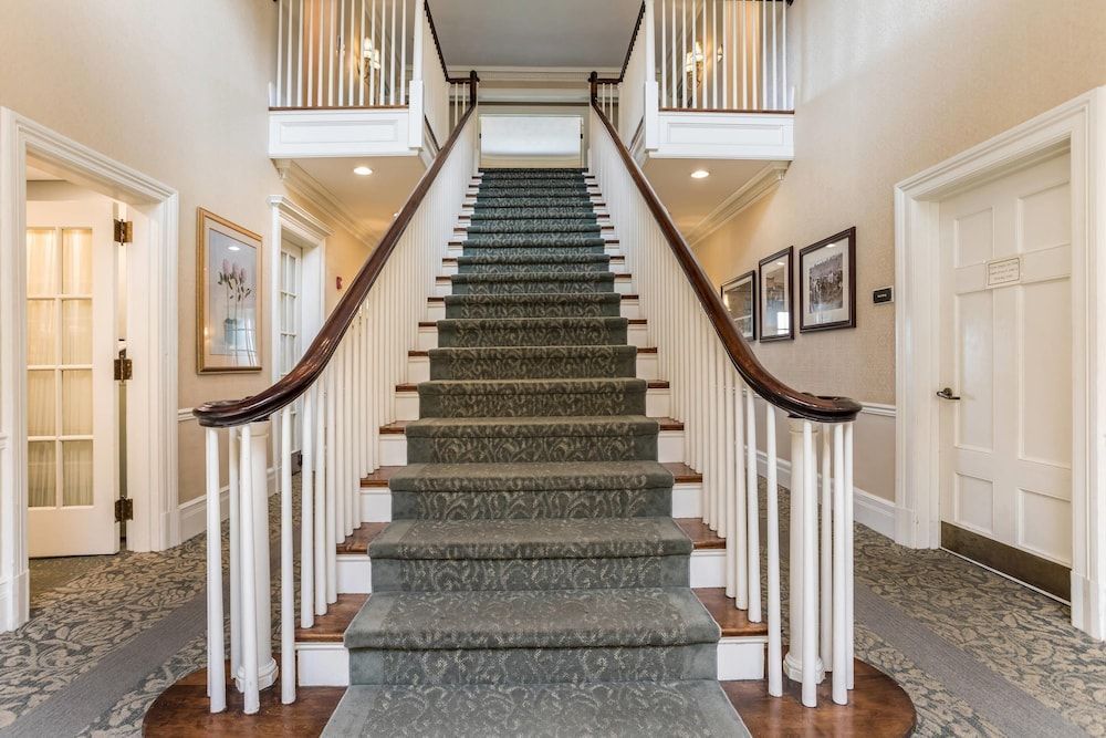 Traditions Hotel & Spa Johnson City - Binghamton, an Ascend Collection Hotel 2
