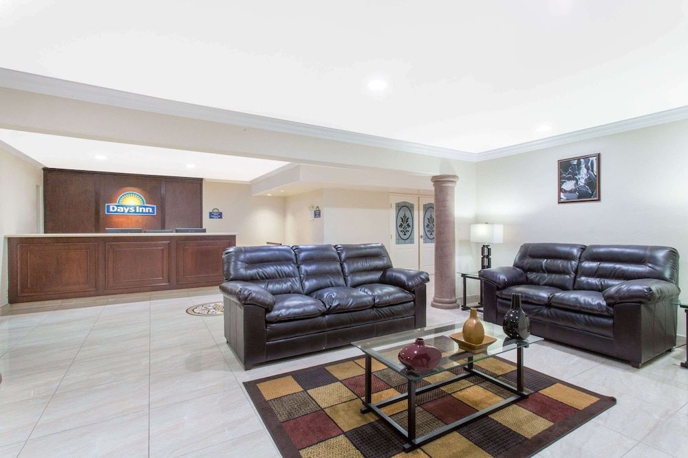 Days Inn by Wyndham Indio 2