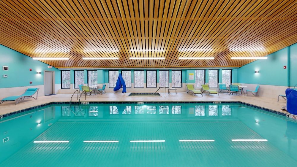 Holiday Inn Express SOUTH BURLINGTON by IHG 1