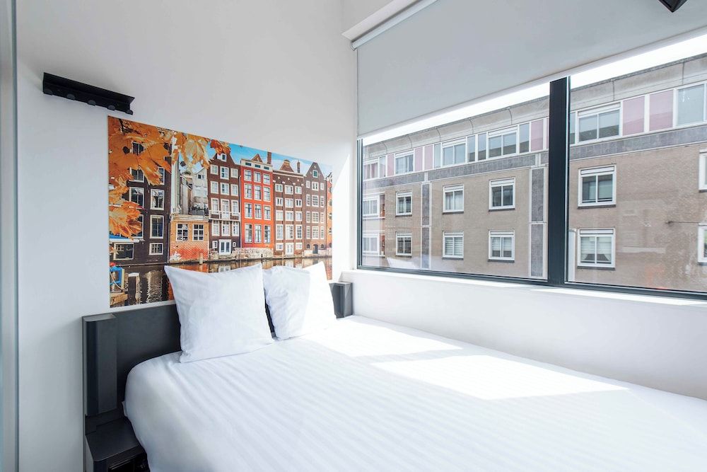 easyHotel Amsterdam City Centre South 1
