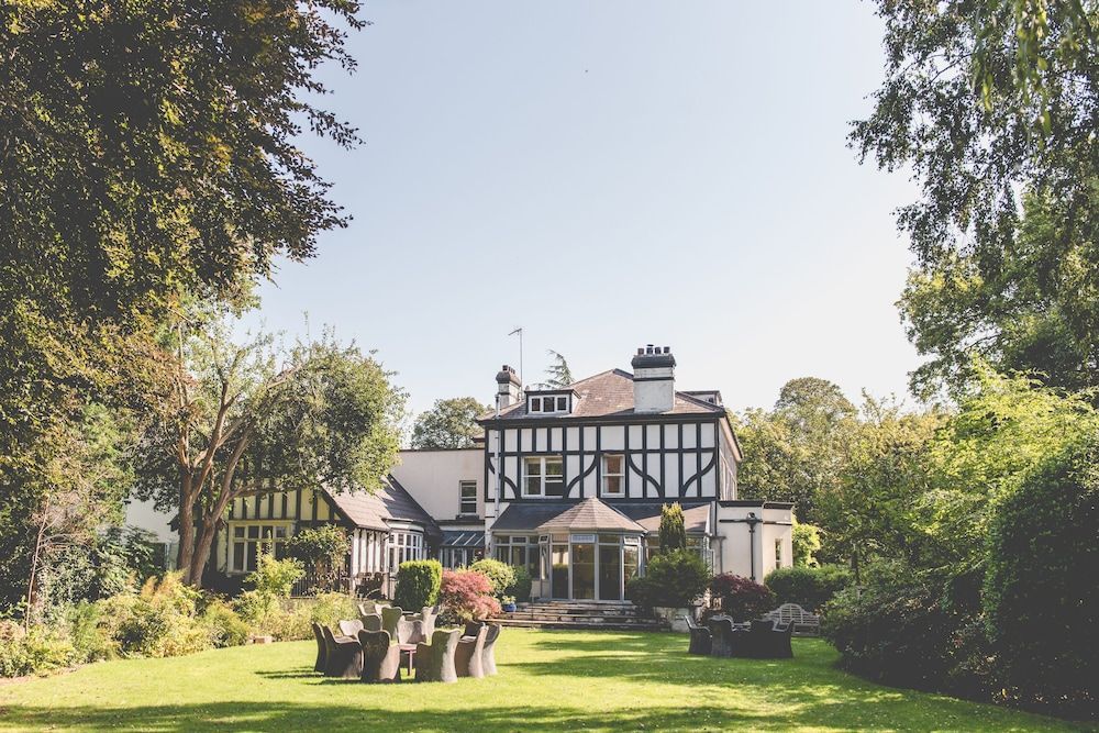 Brook Hall Hotel 1