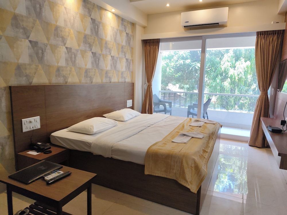Hotel Shreyas 1