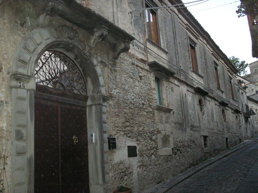 Casa Ferrari 1