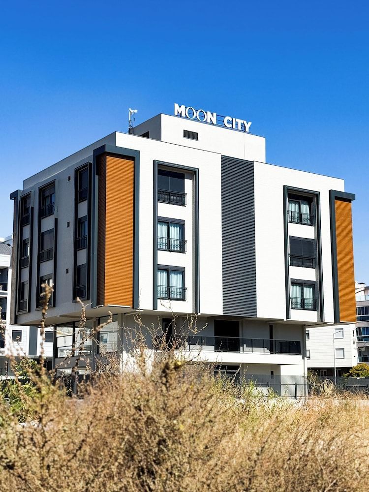 Moon City 1
