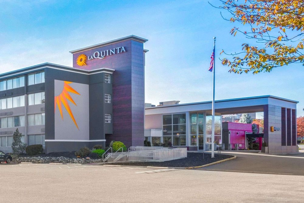 La Quinta by Wyndham Clifton/Rutherford 1