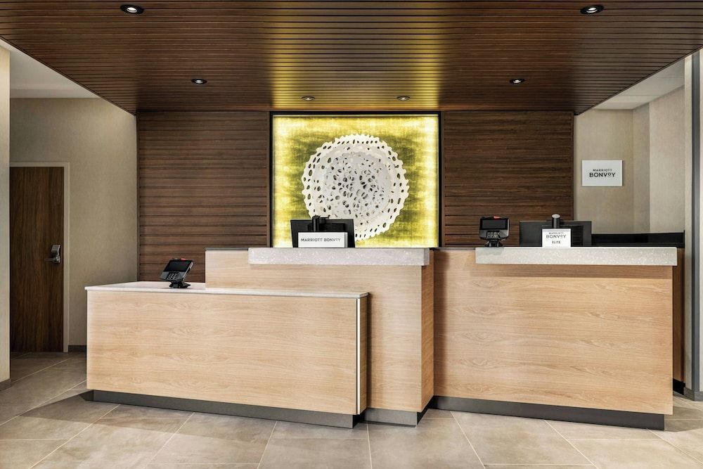 Fairfield by Marriott Inn & Suites Bethlehem Lehigh 2