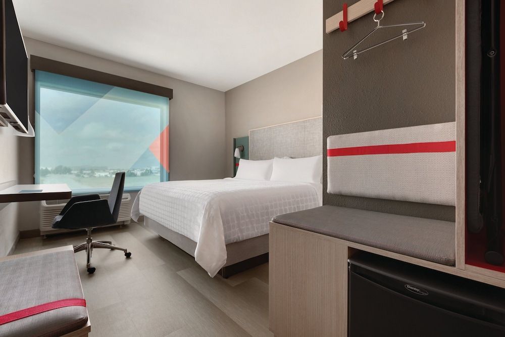avid hotel KALAMAZOO EAST by IHG 2