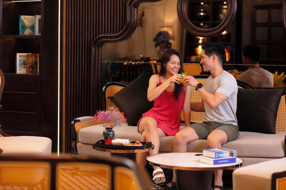 MAY DE VILLE Crown Hotel 2