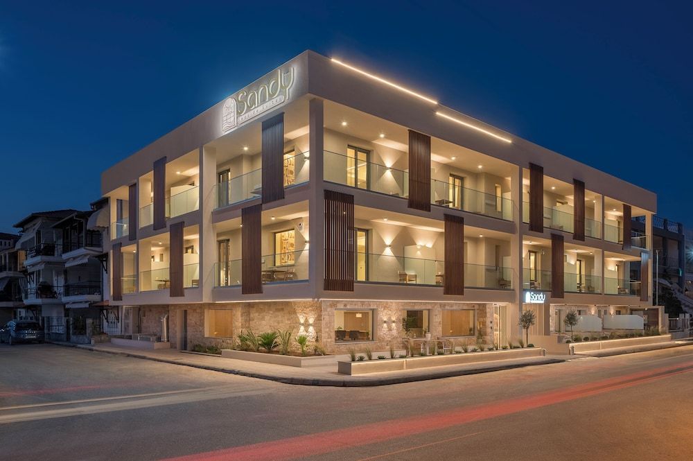 Sandy Seaside Suites 1