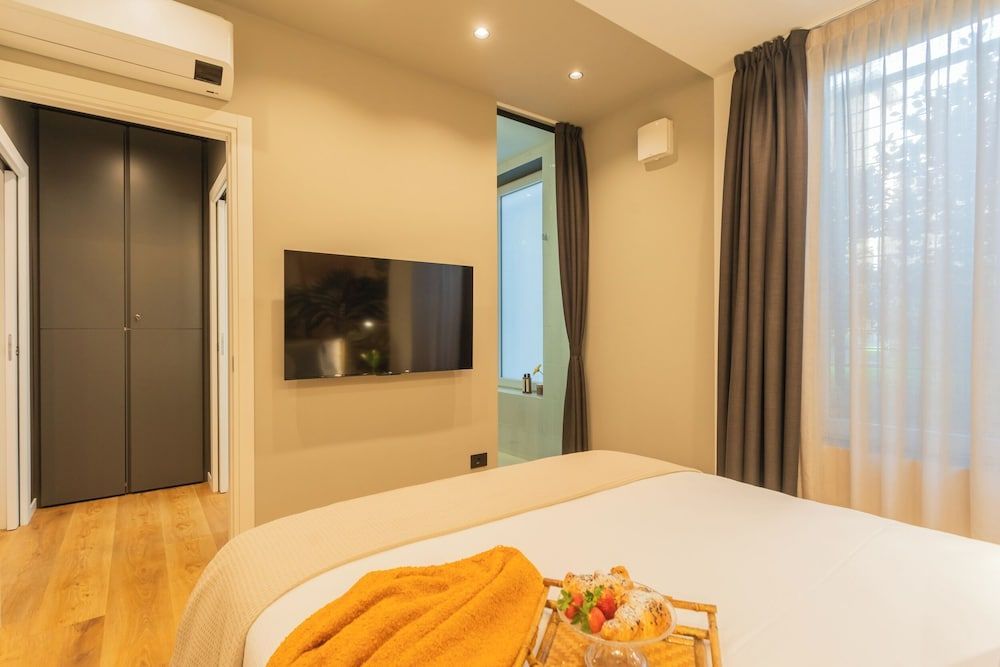 Rezia Apartments by Rent All Como 1