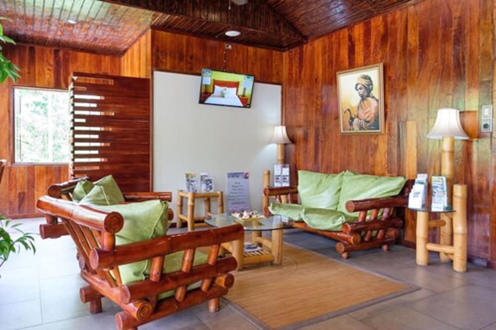 Hibiscus Lodge 2