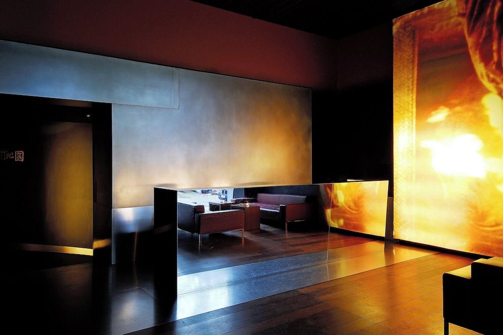 The Hotel Lucerne, Autograph Collection 1