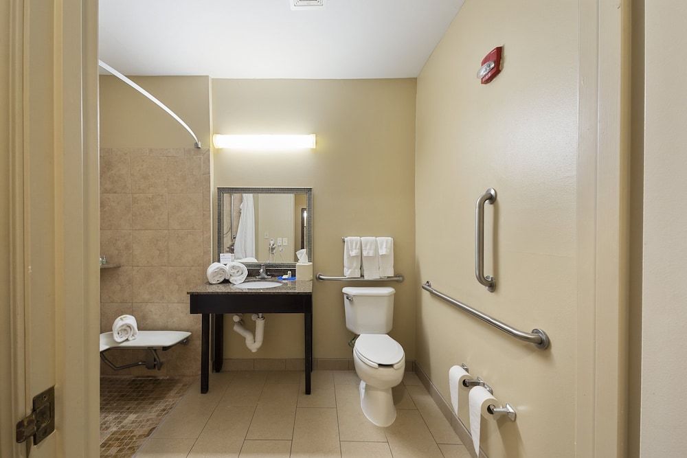 Holiday Inn Express BLOOMINGTON WEST by IHG 2