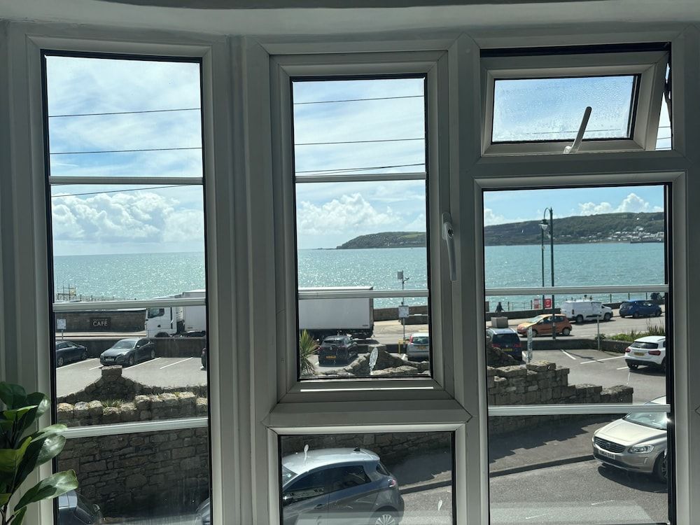 The Yacht Inn 2