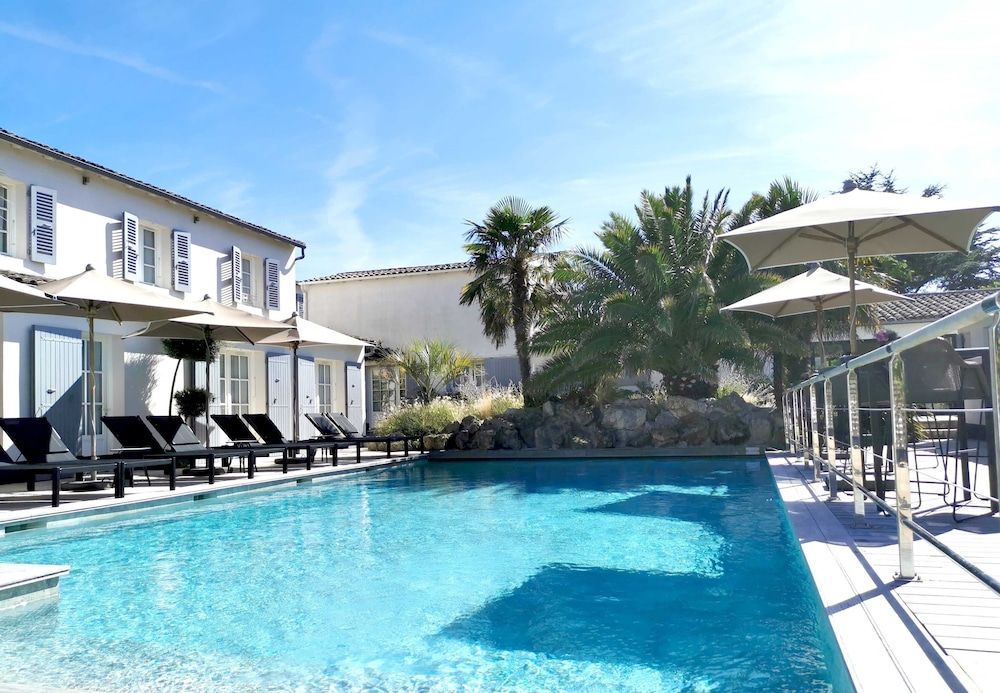Le Clos Saint-Martin Hôtel & Spa 1