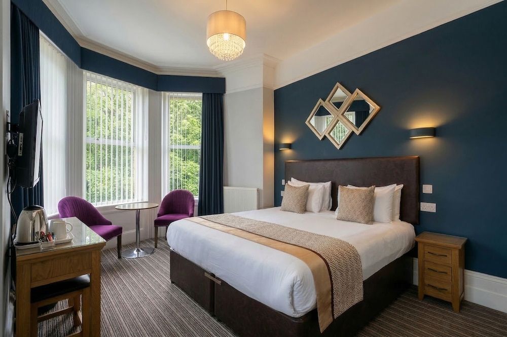 Applewood Hotel 1