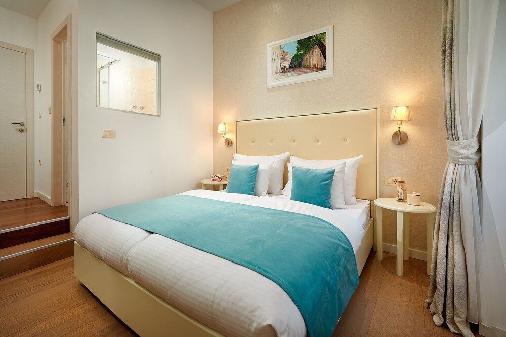 Marmont City Rooms 2