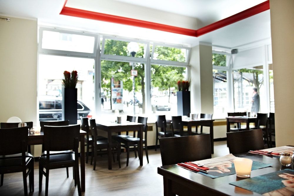 Hotel Ostseehalle Kiel by Premiere Classe 2