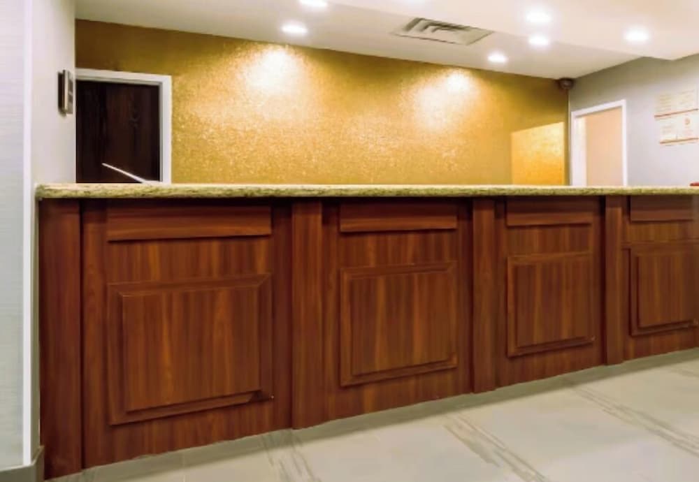 Hawthorn Extended Stay by Wyndham Cincinnati NE Mason 2