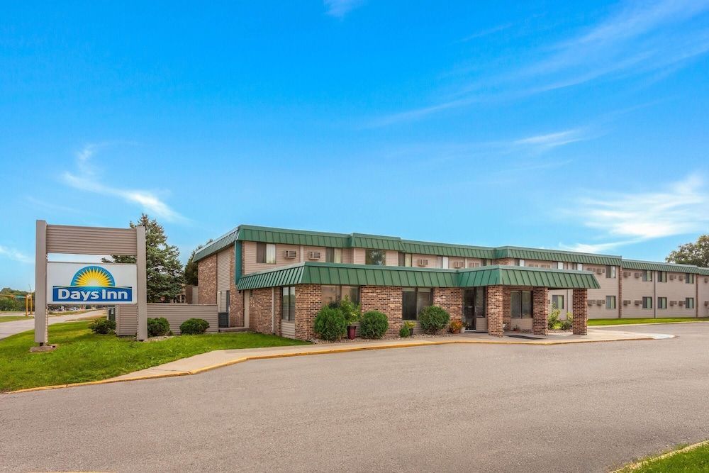 Days Inn by Wyndham Mason City 1
