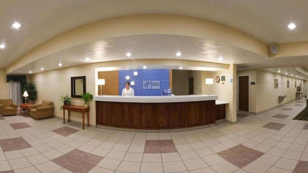 Holiday Inn Express & Suites ELKINS by IHG 2