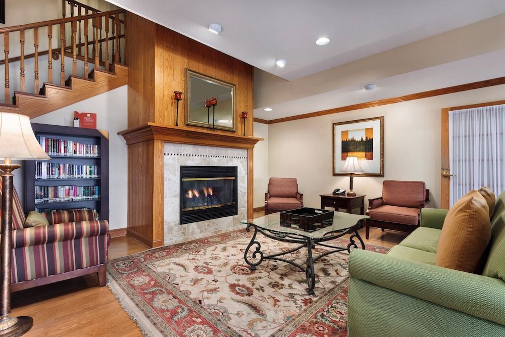 Country Inn & Suites by Radisson, Marion, OH 2