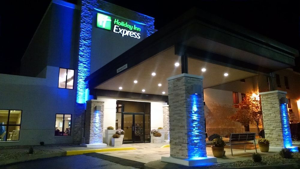 Holiday Inn Express CLOVERDALE (GREENCASTLE) by IHG 1