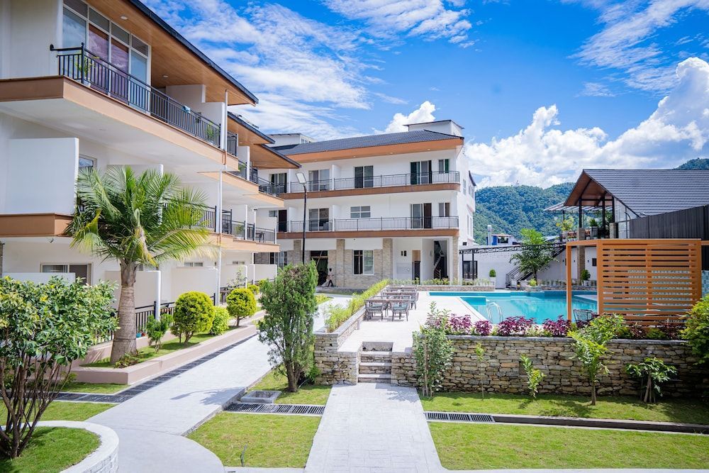 Majestic Lake Front Hotel & Suites 1