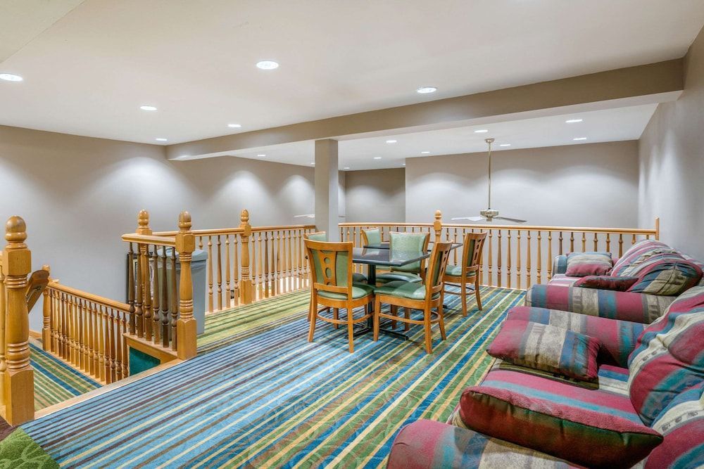 Quality Inn & Suites Jefferson City 2