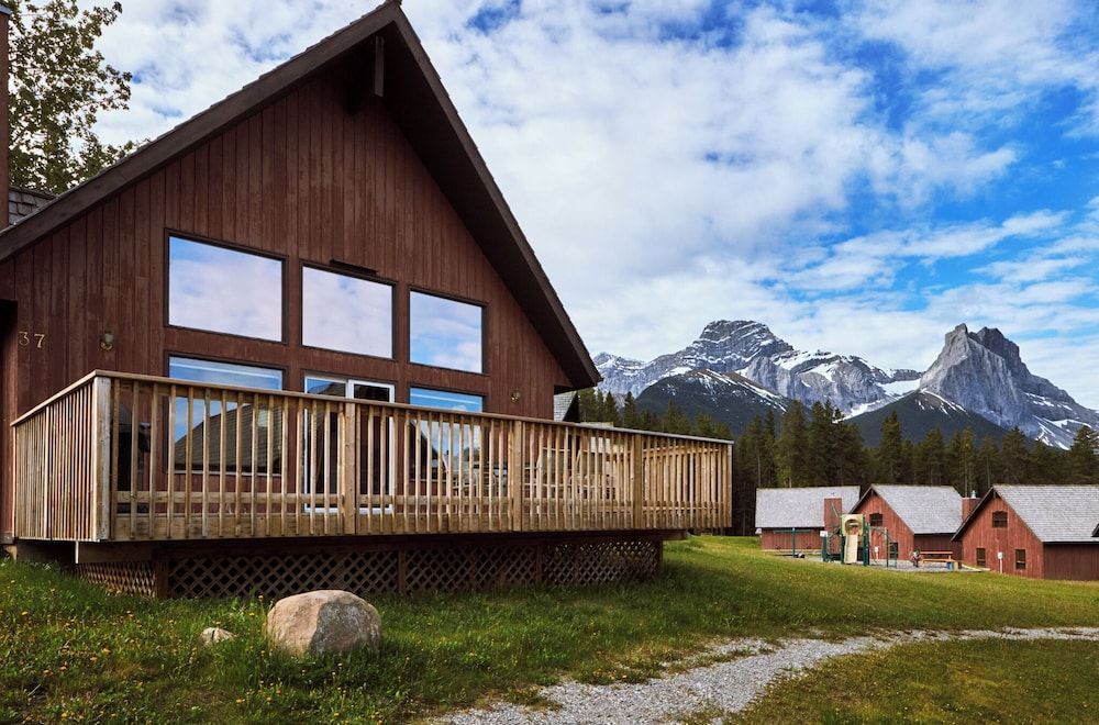 Banff Gate Mountain Resort 1
