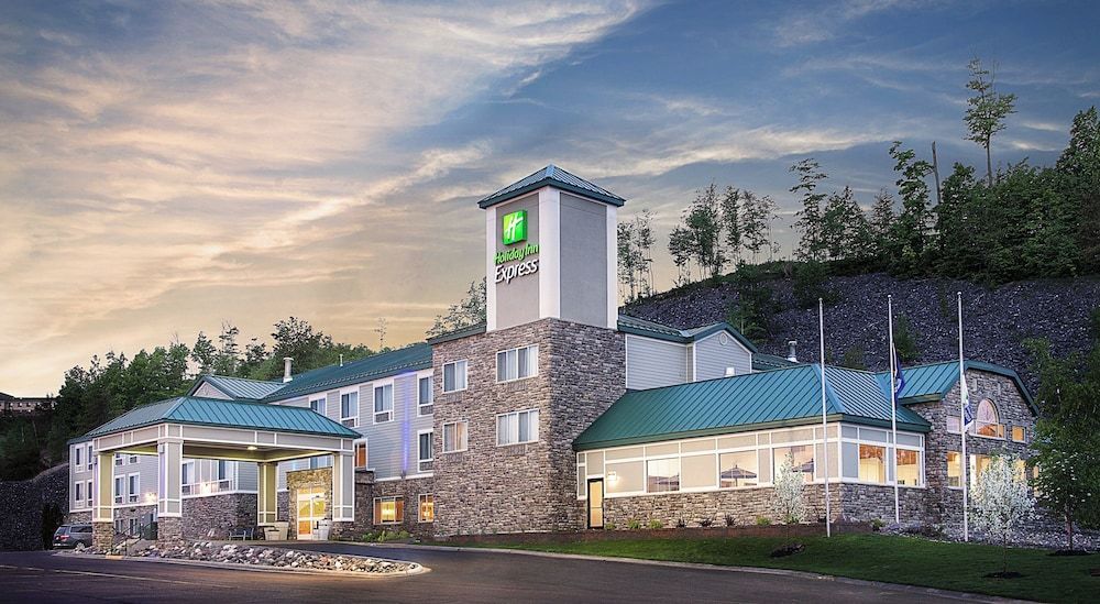 Holiday Inn Express HOUGHTON-KEWEENAW by IHG 1
