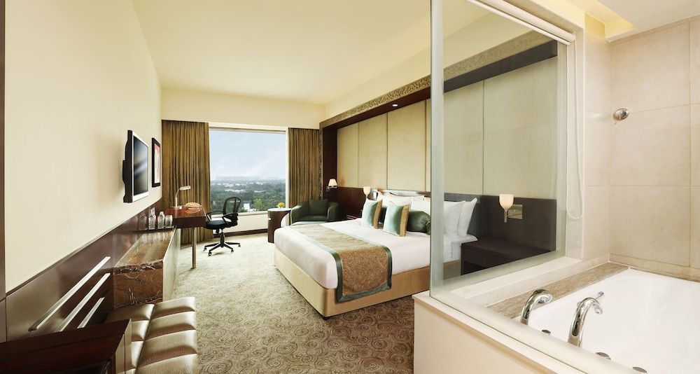 Crowne Plaza AHMEDABAD CITY CENTRE by IHG 2