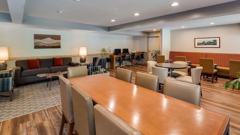 Best Western Plus Windjammer Inn & Conference Center 2