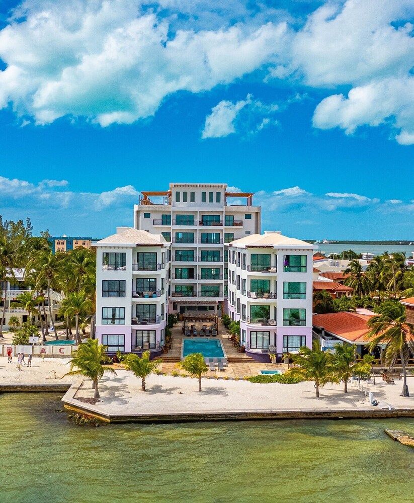 Diamante Beachfront Suites 1