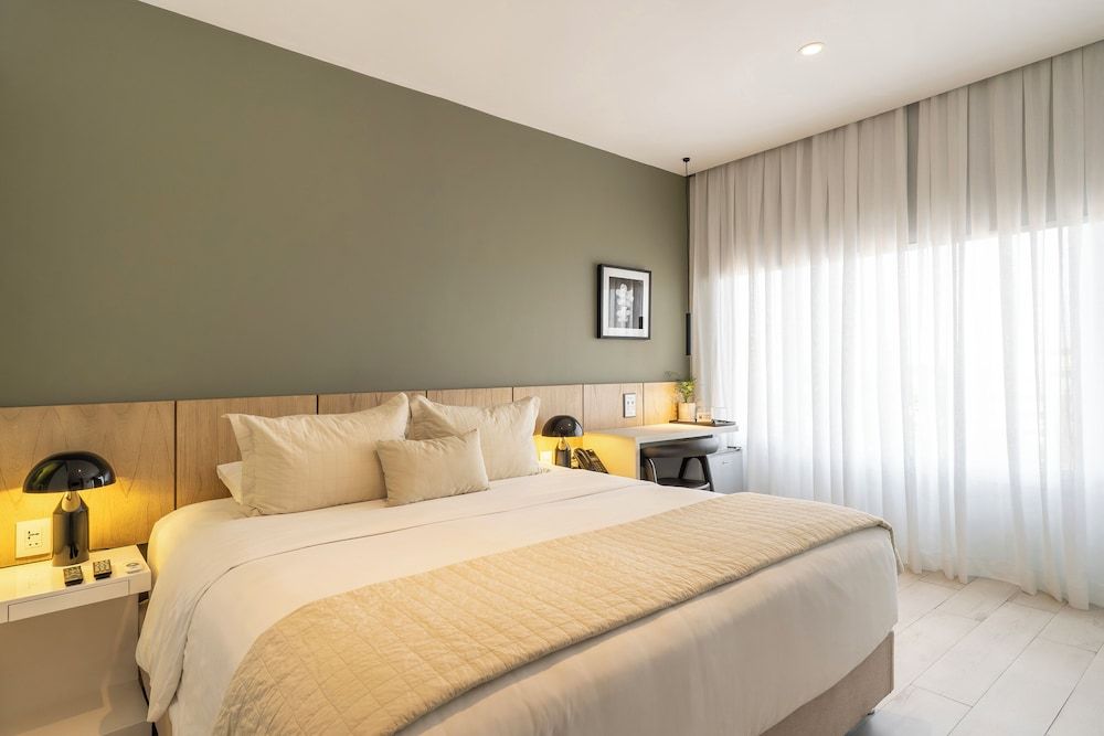 The Hub Urban Hotel 1