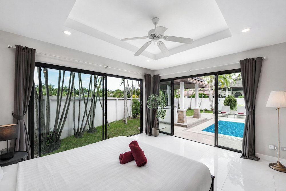 Boutique 3BR Pool Villa White Cove Rawai 2