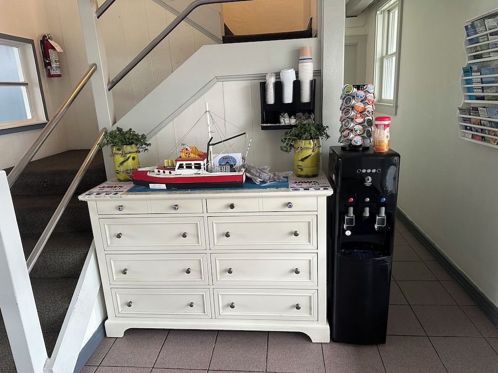 Vineyard Harbor Motel 2