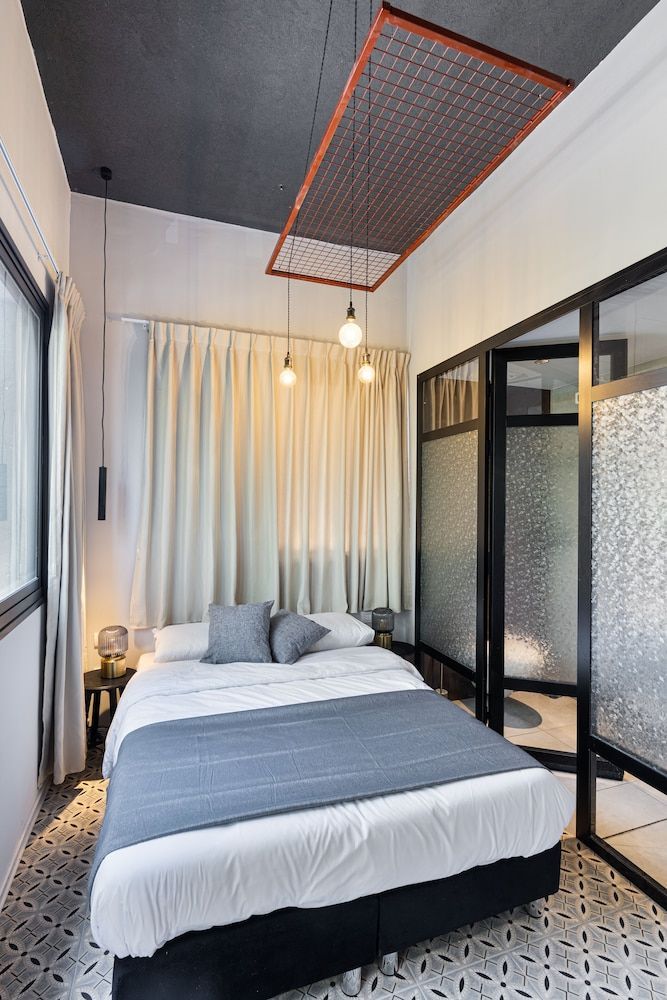 Levinski Market Hotel 2
