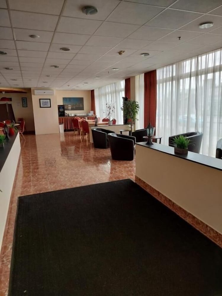 Canada Hotel Budapest 2