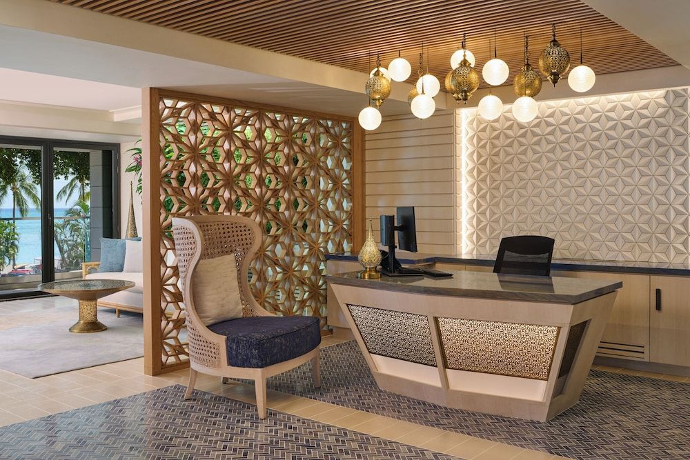 ESPACIO THE JEWEL OF WAIKIKI 2